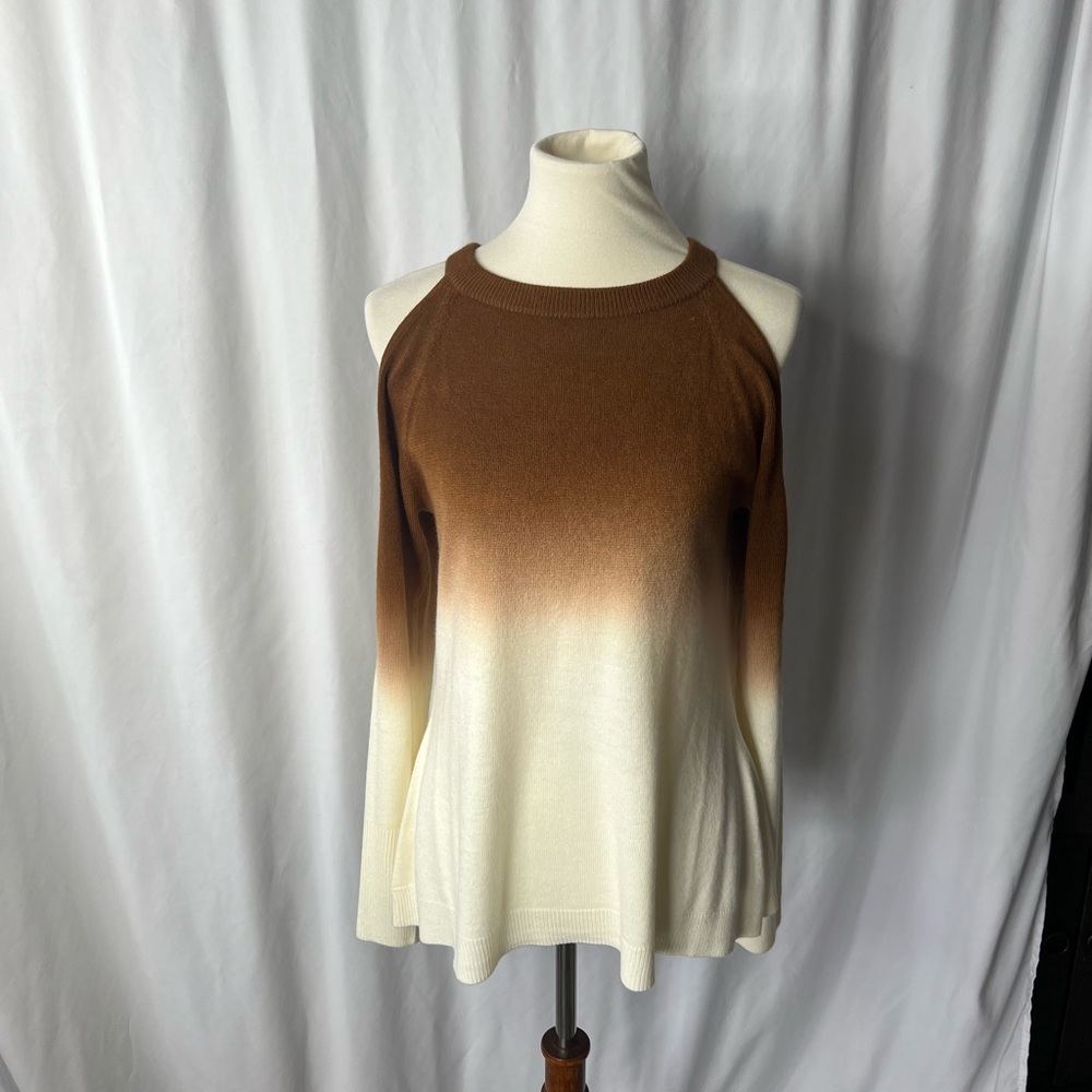 ⸻

VENUS Ombré Cold-Shoulder Knit Top – Size M. New with no tags.